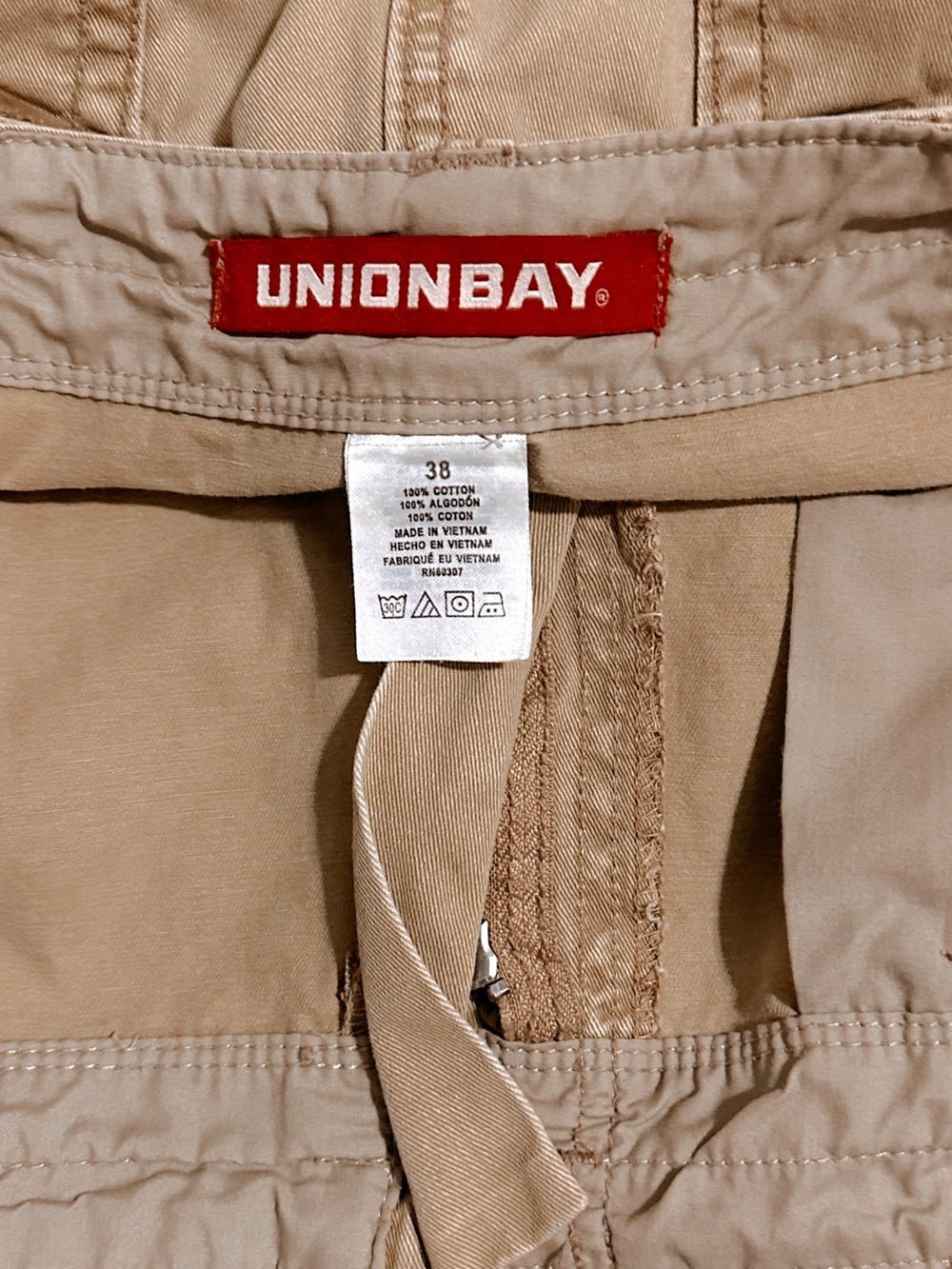 Unionbay Men's Tan Cargo Shorts - Classic Y2K Utility Style - Picture 3 of 4
